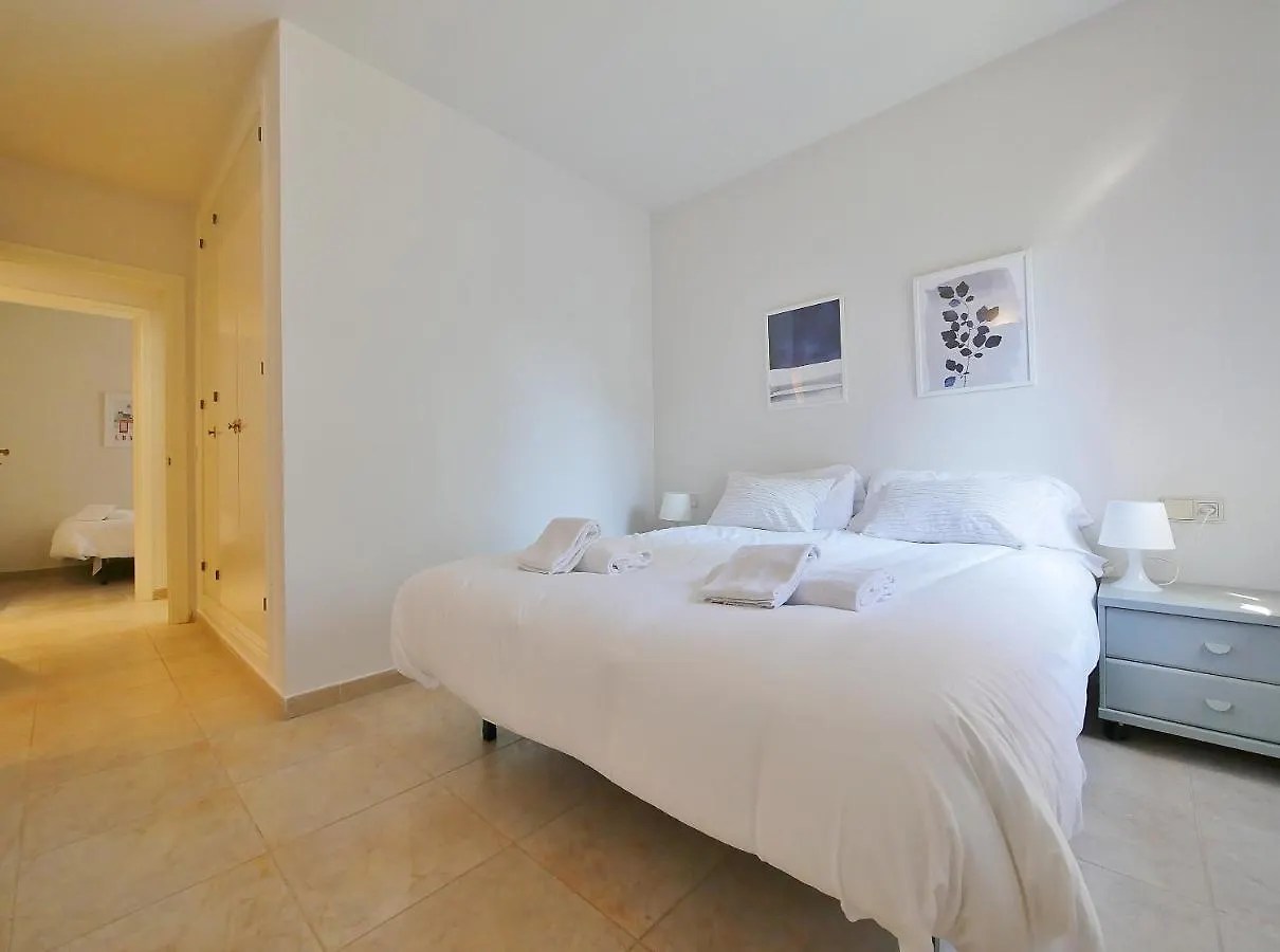 Apartamento con piscina en LLAFRANC 0*,